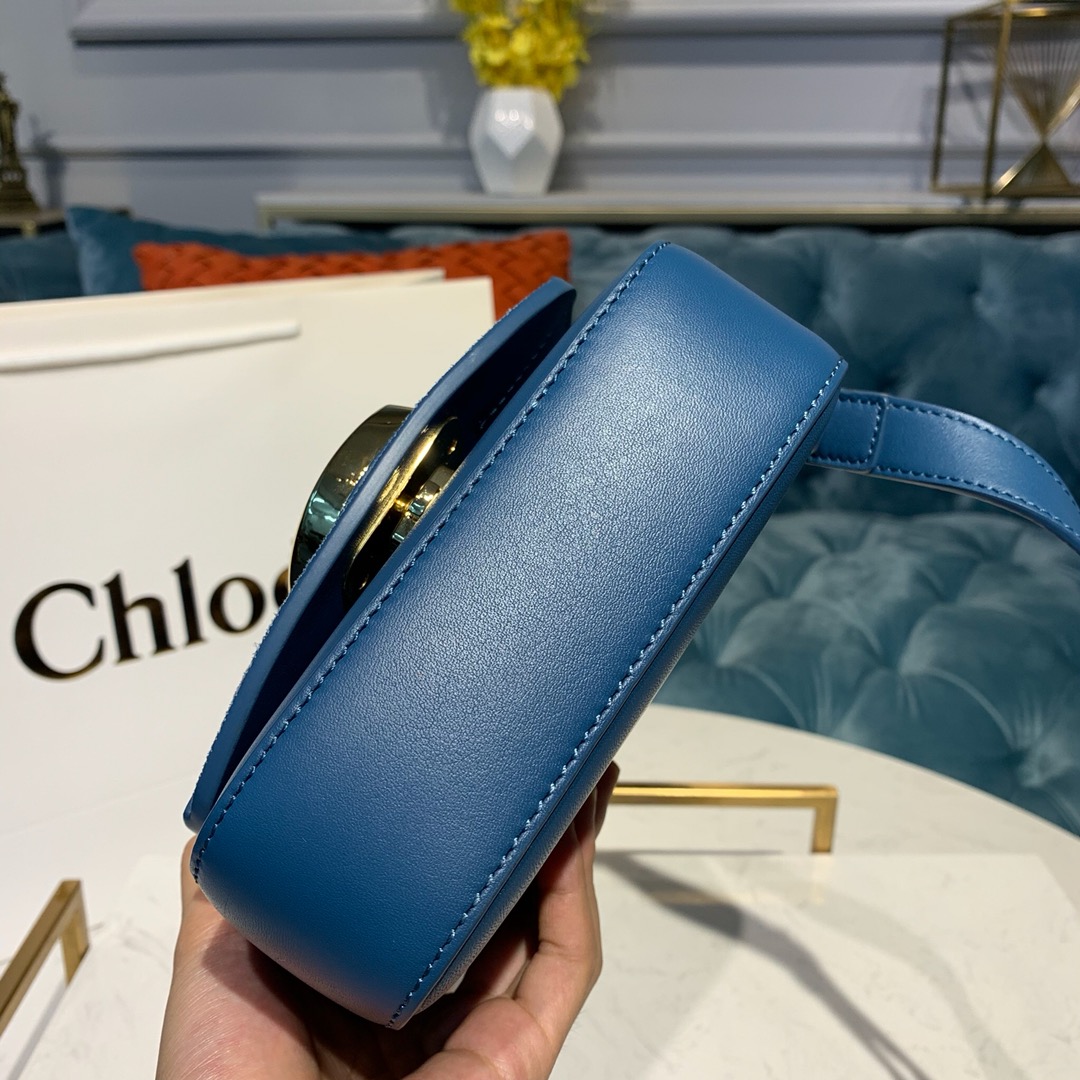 Ch10e mini c bag in shiny & suede calfskin gentle blue chc19us193 16.5 x 5 x 14 cm