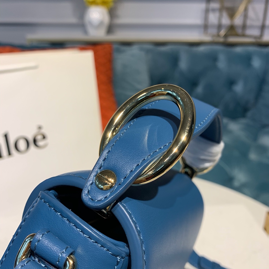 Ch10e mini c bag in shiny & suede calfskin gentle blue chc19us193 16.5 x 5 x 14 cm