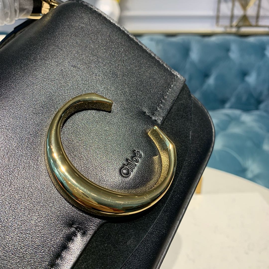 Ch10e mini c bag in shiny & suede calfskin black chc19us193 16.5 x 5 x 14 cm
