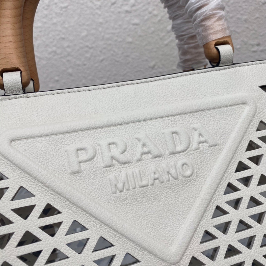 Pra*a tote bag white 24 x 37 x 16cm