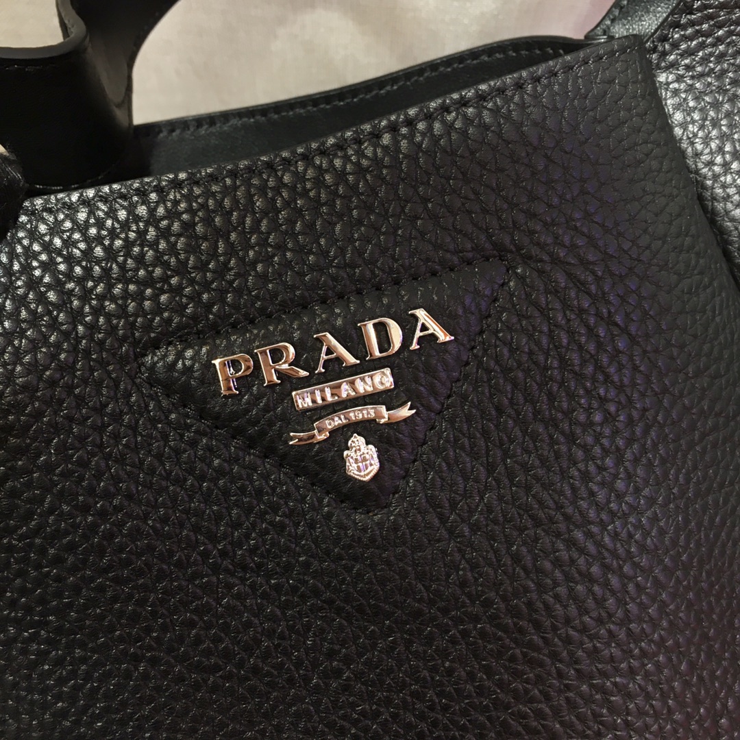 Pra*a leather handbag black 1bc127 23 x 21 x 13 cm