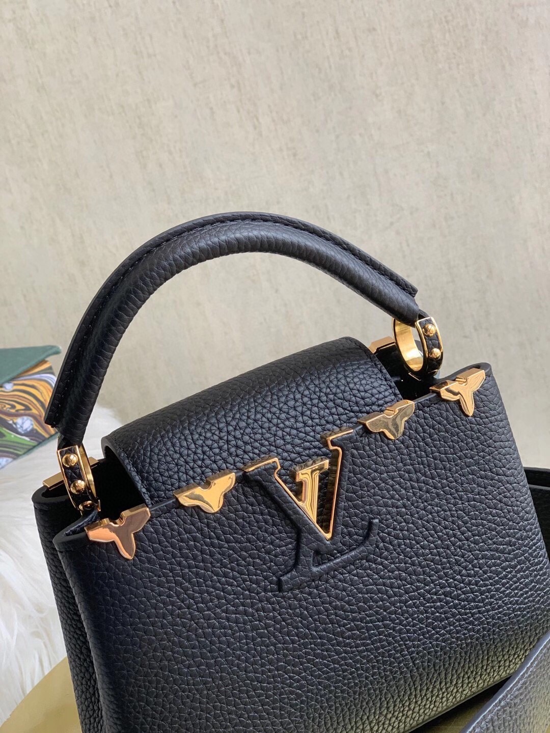 l0vis Vvtt0n capucines mini black m56669 21 x 14 x 8 cm