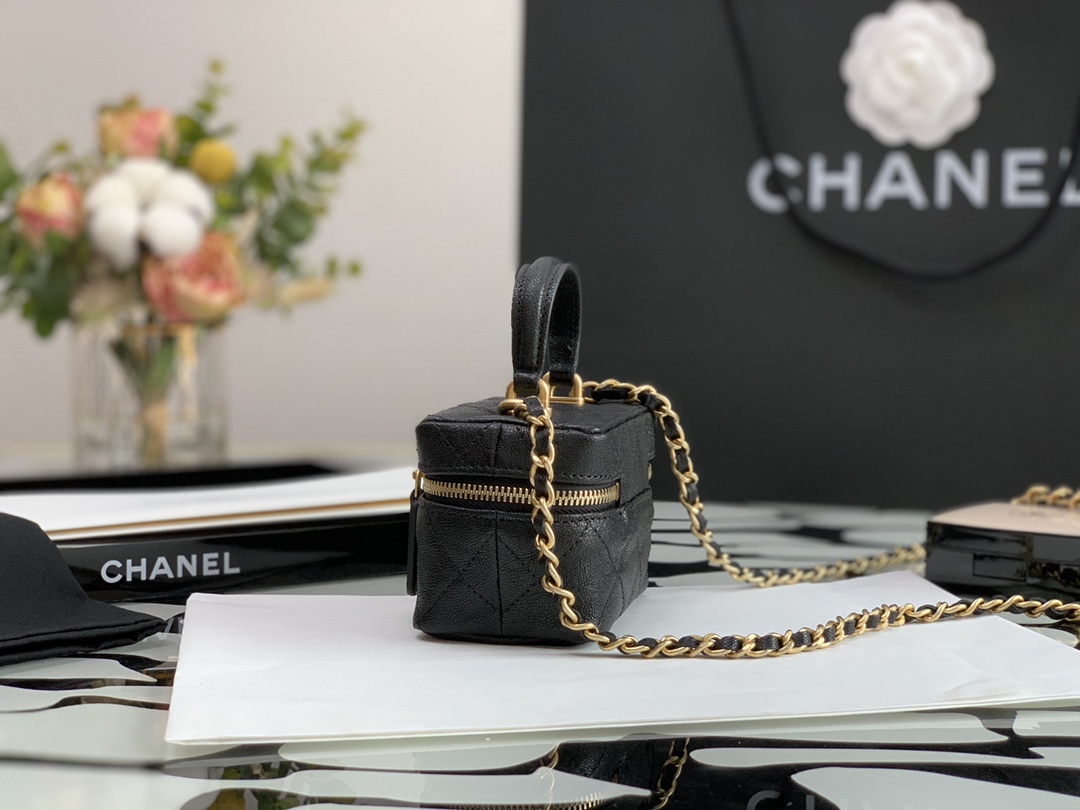 Ch**el small vanity with chain black ap2194 12 × 11.5 × 7 cm