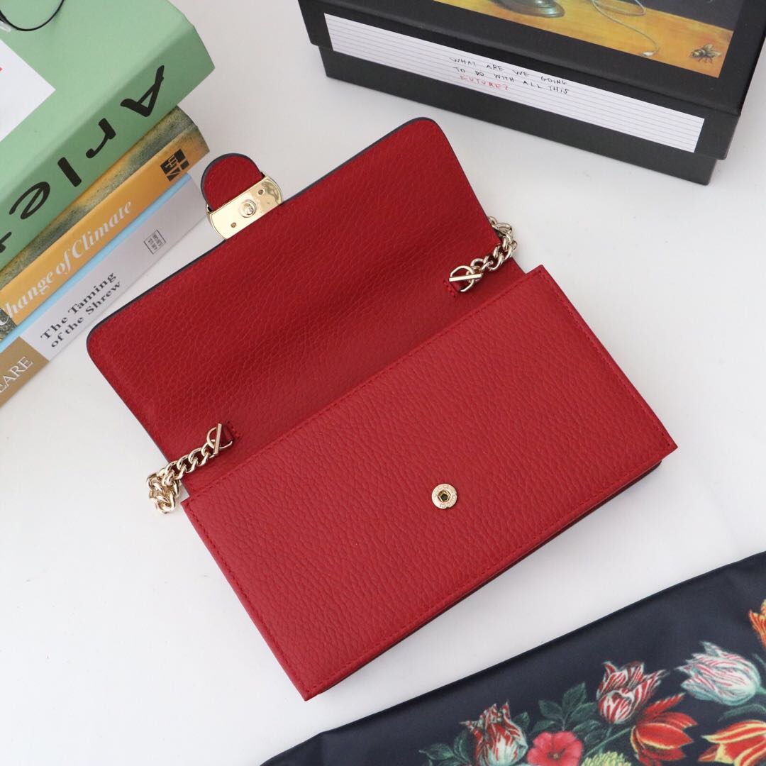 Gvc*1 interlocking wallet on chain red leather 510314 19.5 x 12 x 3.5 cm