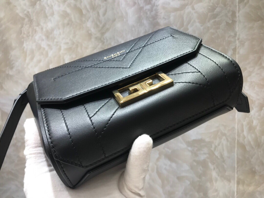 G1uenchy small eden bag black 19 × 14 × 5.5 cm