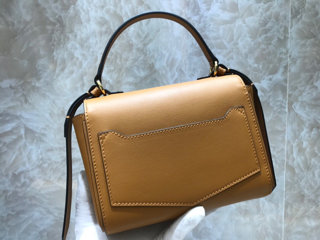 G1uenchy small eden bag brown 19 × 14 × 5.5 cm
