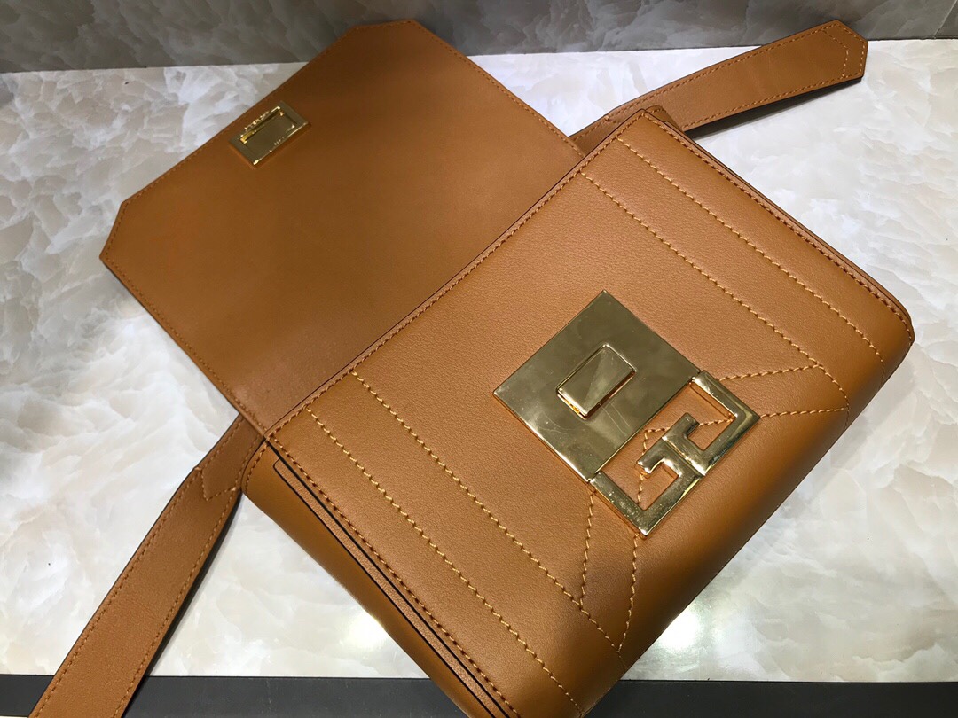 G1uenchy small eden bag brown 19 × 14 × 5.5 cm