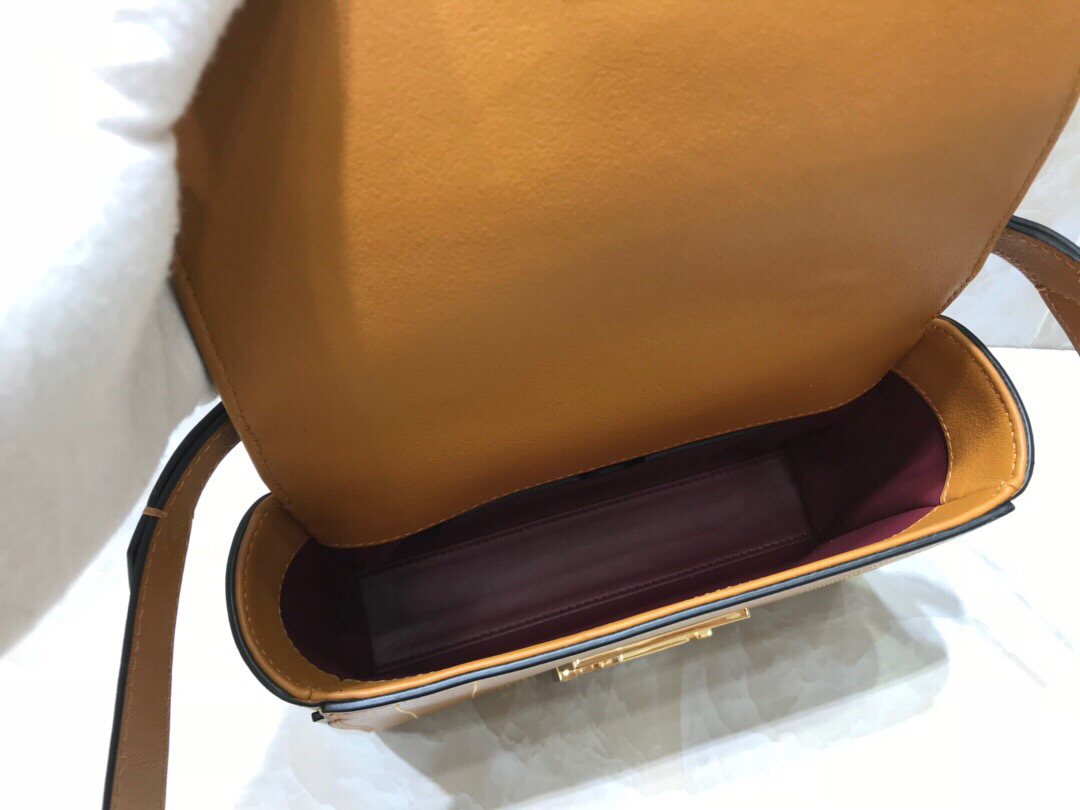 G1uenchy small eden bag brown 19 × 14 × 5.5 cm