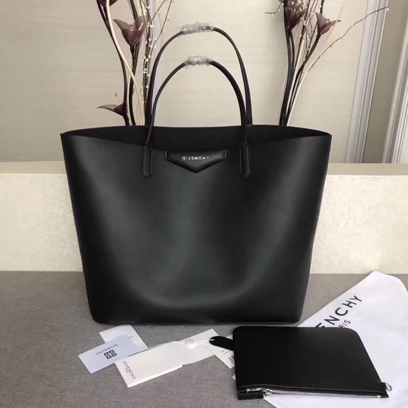 G1uenchy shopping bag black 38 x 34 x 18 cm