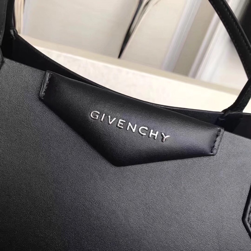 G1uenchy shopping bag black 38 x 34 x 18 cm