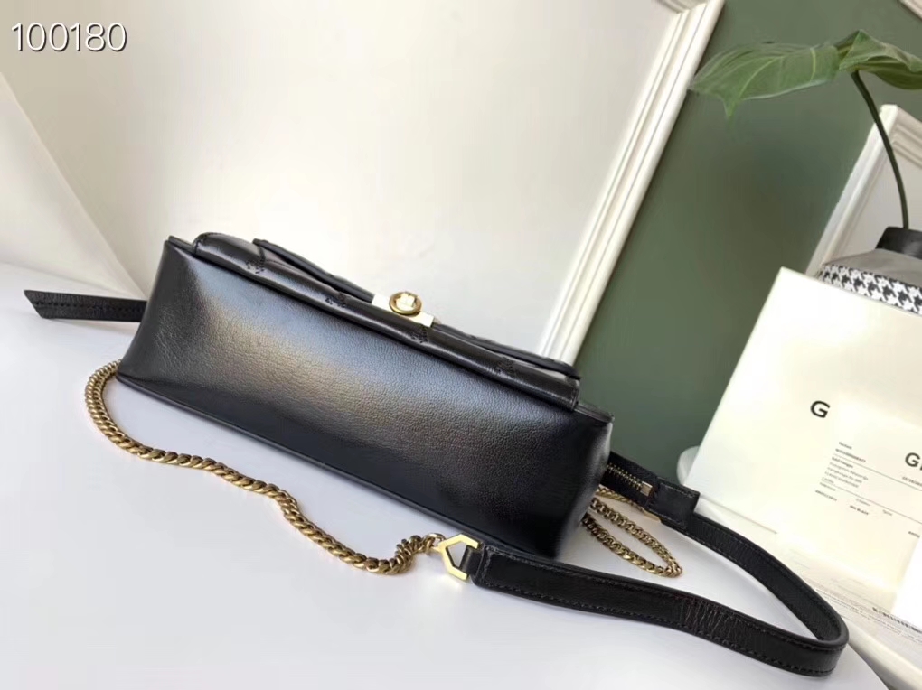 G1uenchy pocket bag in leather black 22 x 13 x 7 cm