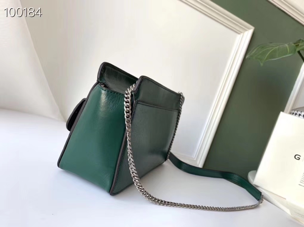 G1uenchy pocket bag in leather forest green 22 x 13 x 7 cm