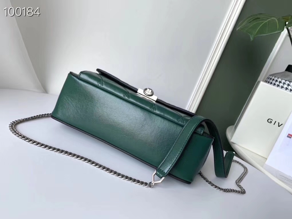 G1uenchy pocket bag in leather forest green 22 x 13 x 7 cm