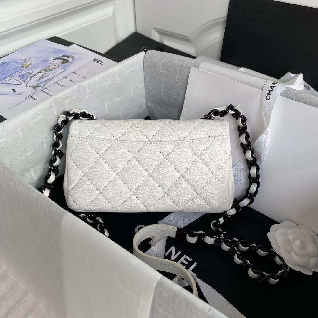 Ch**el small grained calfskin lacquered logo flap bag as2302 20 x 12.5 x 6 cm