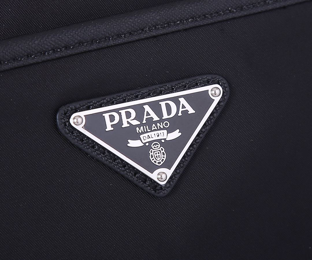 Pra*a nylon and saffiano leather bag with strap black 2vh048 23 x 16 x 7 cm