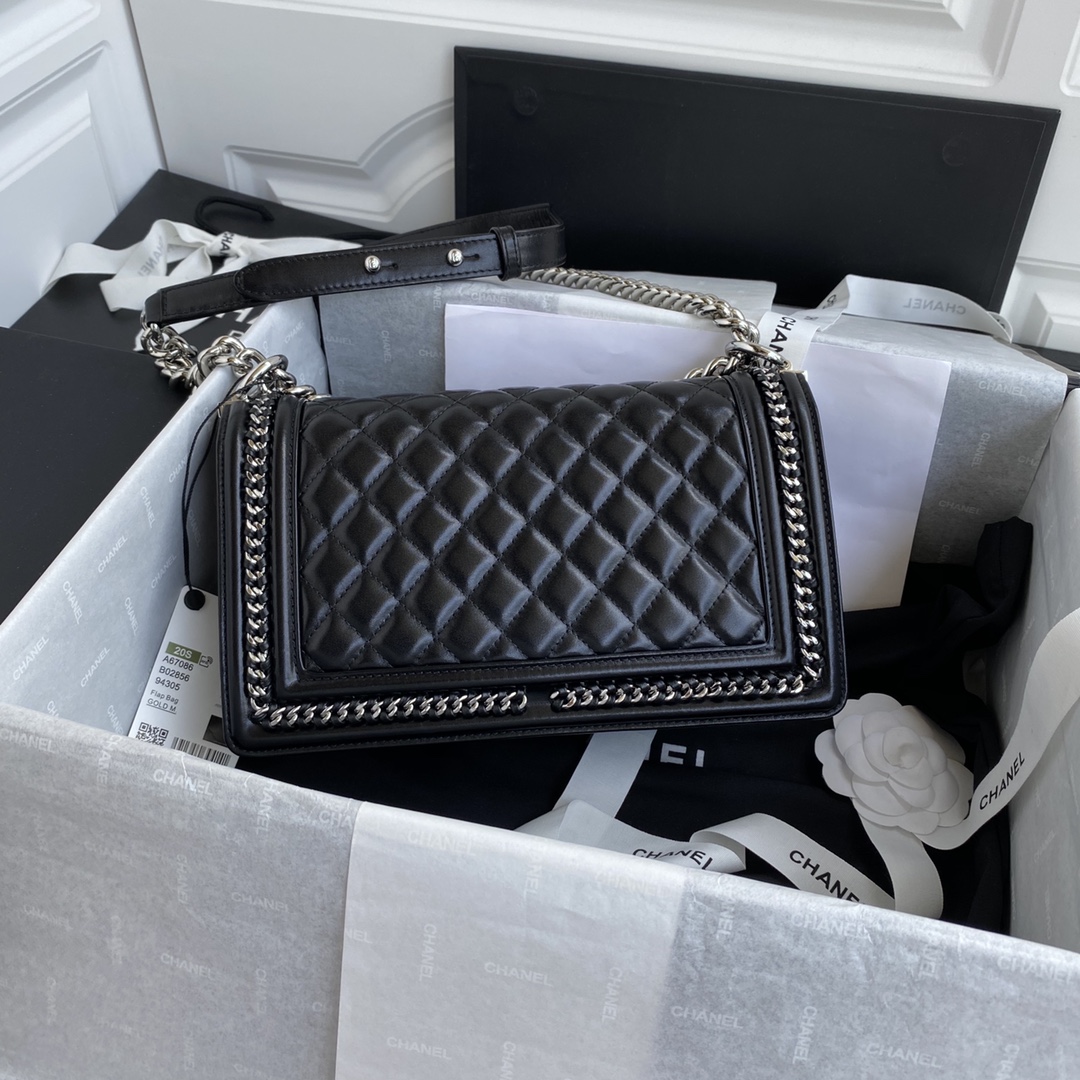 Ch**el medium quilted lambskin metal hardware black a67086 15 x 25 x 9 cm
