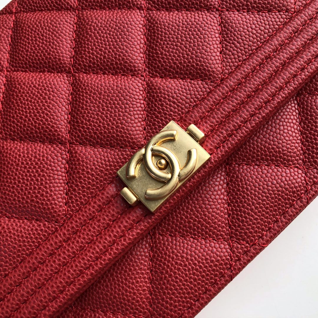 Ch**el boy wallet on chain grained calfskin red 80287 19.5 x 12.5 x 4 cm