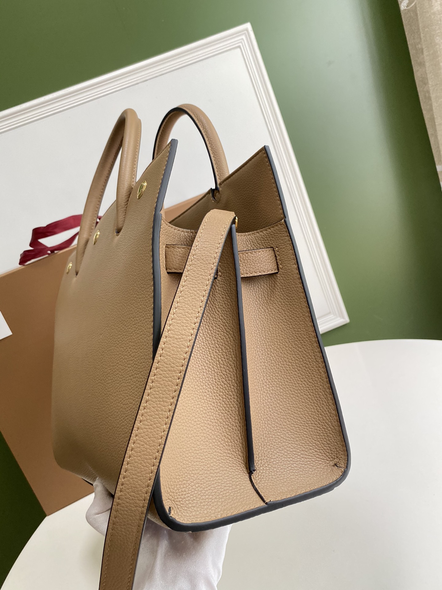 Bv*b*rry small leather two-handle title bag light beige 80246891 34 x 15 x 25 cm