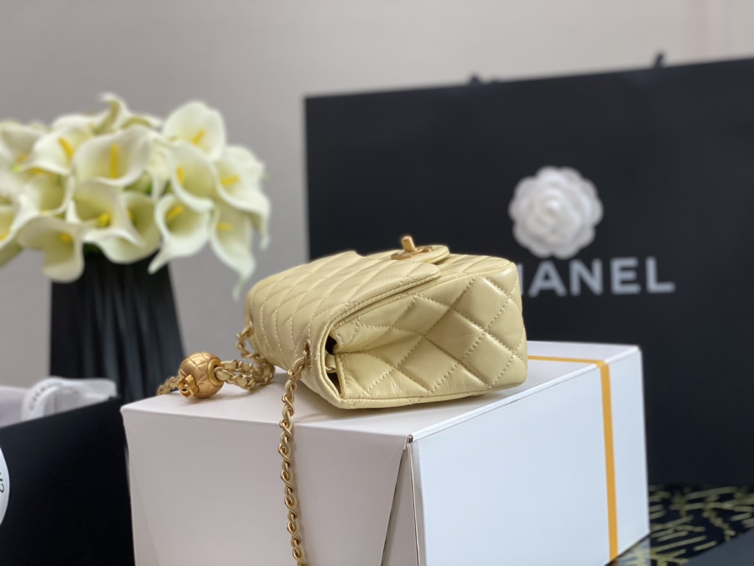 Ch**el small charm strap flap bag lambskin sunshine as1786 13 x 18 x 7 cm