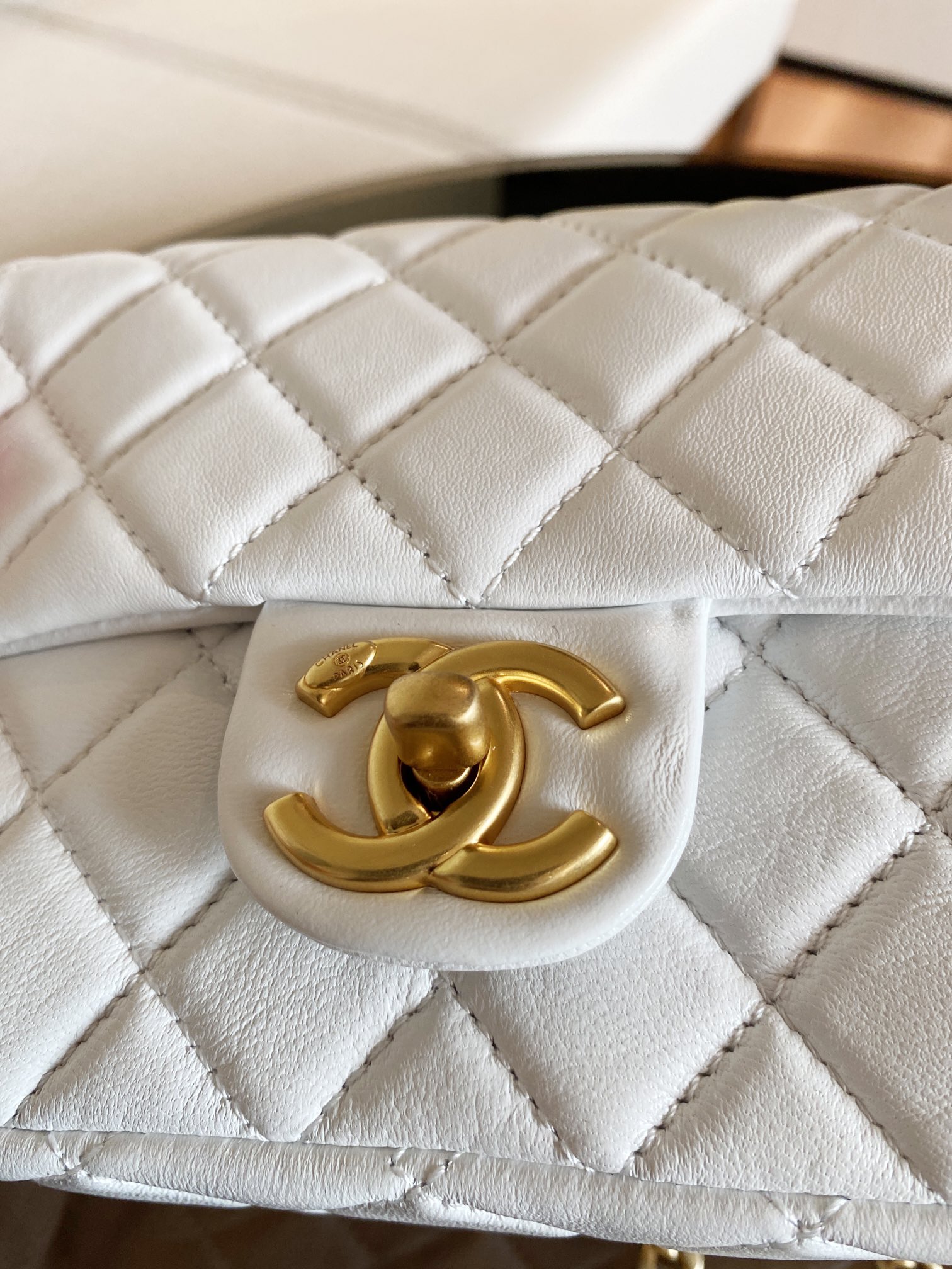 Ch**el mini square resin bag stones chain lambskin white as2379 13 x 17 x 7 cm