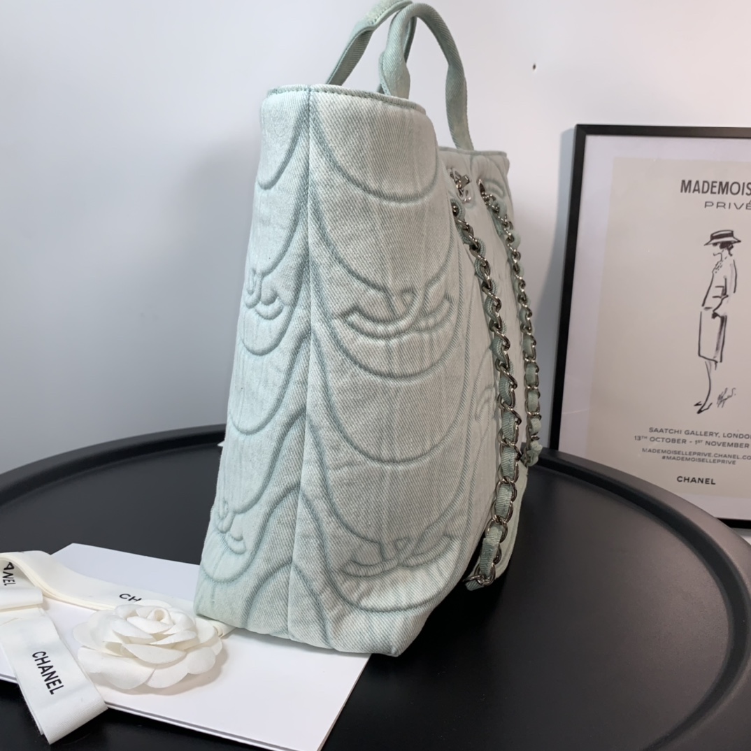 ch**el washed De*1m cc wave shopping bag light green 2021 30 cm