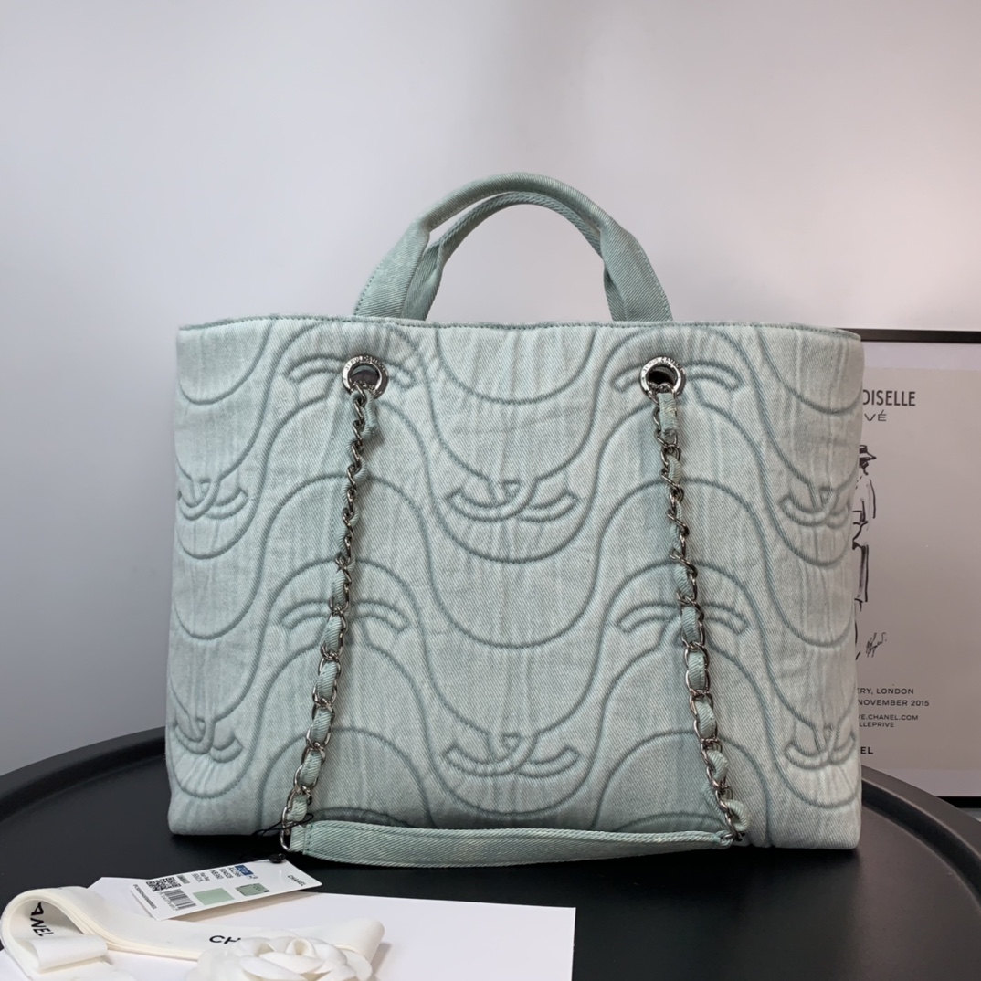 ch**el washed De*1m cc wave shopping bag light green 2021 30 cm