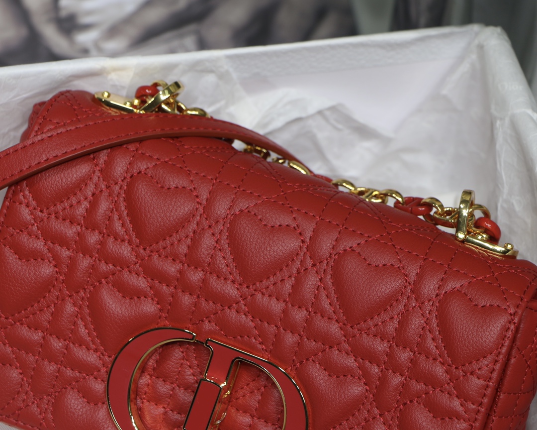 D10r small D10ramour caro bag cannage calfskin with heart motif red m9241 20 x 12 x 7 cm