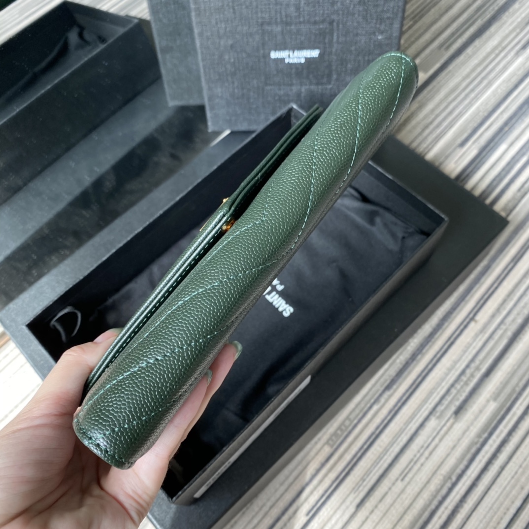 Y51 large monogram flap wallet in grain de poudre embossed leather green 372264 19 x 11 cm