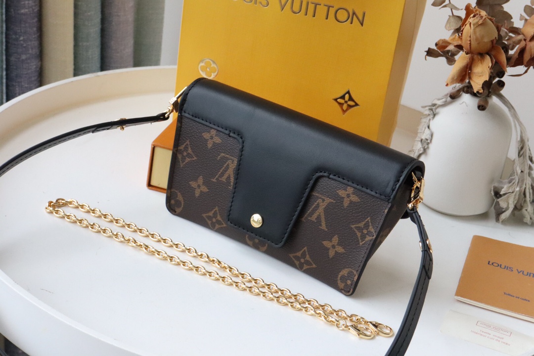 l0vis Vvtt0n padlock on strap monogram canvas black m80559 19 x 11 x 3 cm