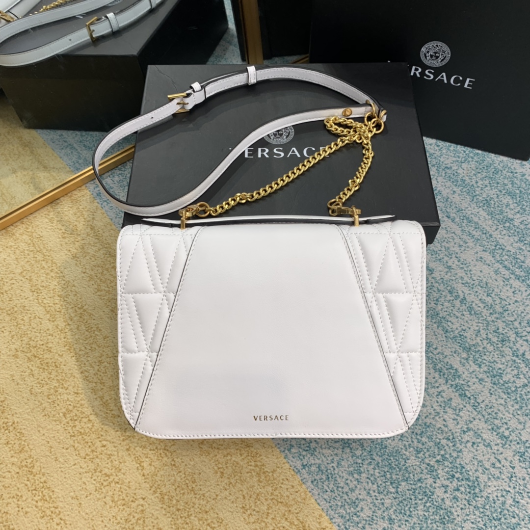 VERASACE VIRTUS QUILTED Shoulder Bag White DBFG985 24 x 9 x 16.5 cm