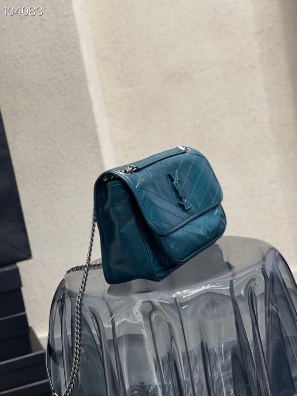 Y51 niki medium crinkled vintage leather midnight blue 4988940 28 x 20 x 8 cm
