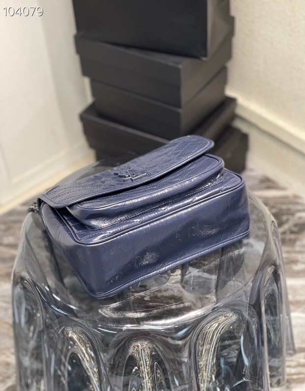 Y51 niki medium crinkled vintage leather dark blue 4988940 28 x 20 x 8 cm