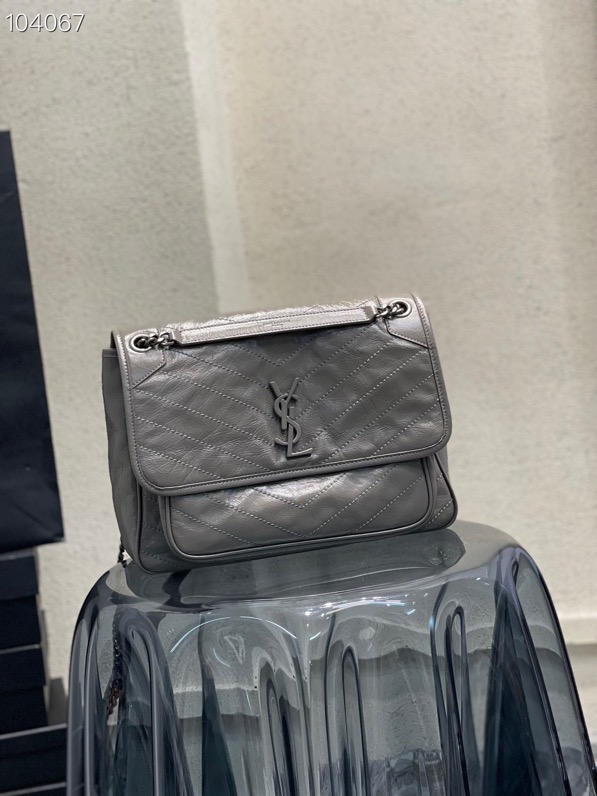 Y51 large crinkled vintage leather grey 4988830 32 x 23 x 9 cm