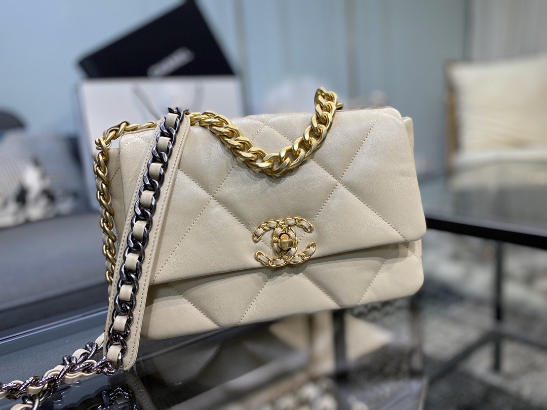 Ch**el 19 handbag lambskin beige as1160 26cm