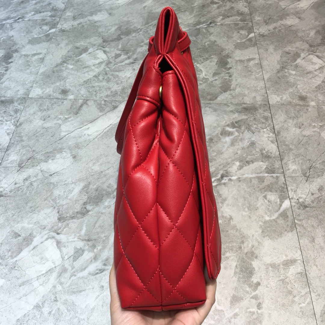 ba1en*iaga large buckle shoulder bag d1am0nd pattern leather G01den metal red 37 x 8 x 29 cm