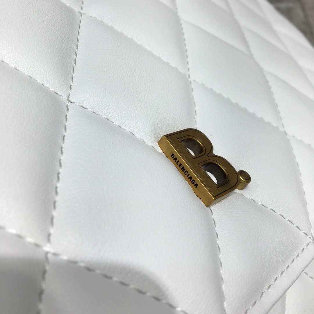 ba1en*iaga large buckle shoulder bag d1am0nd pattern leather G01den metal white 37 x 8 x 29 cm