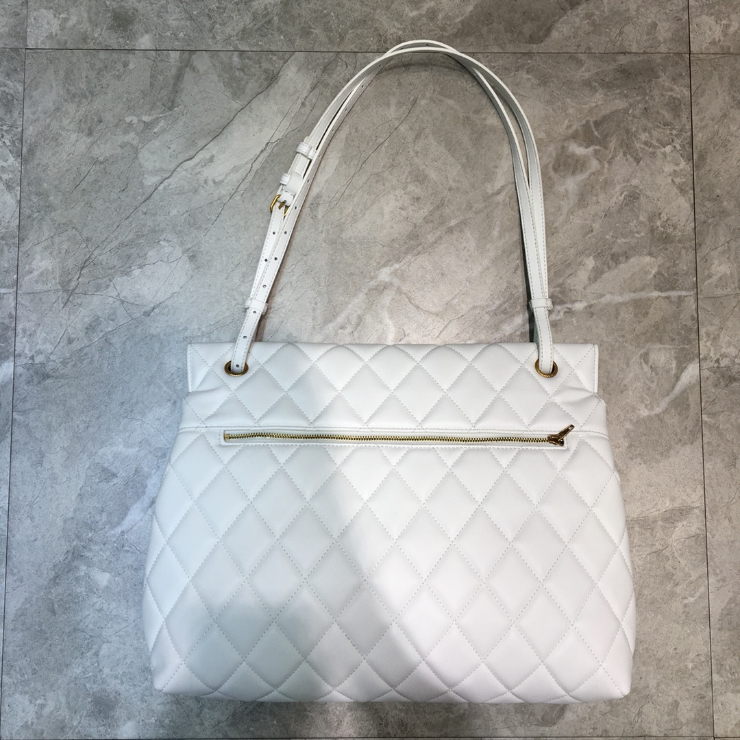 ba1en*iaga large buckle shoulder bag d1am0nd pattern leather G01den metal white 37 x 8 x 29 cm