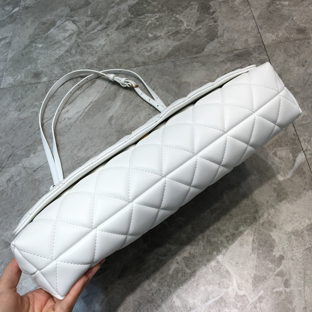 ba1en*iaga large buckle shoulder bag d1am0nd pattern leather G01den metal white 37 x 8 x 29 cm