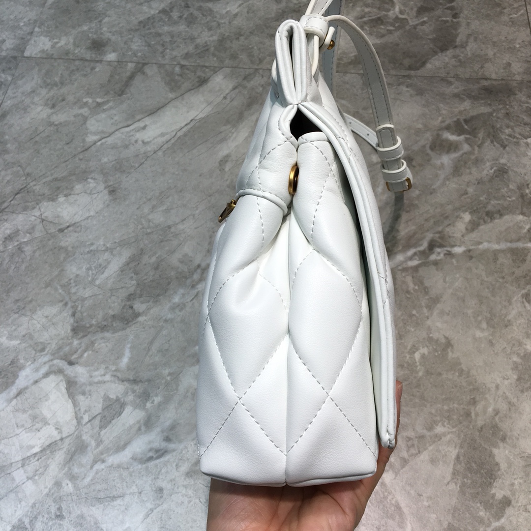 ba1en*iaga small buckle shoulder bag d1am0nd pattern leather G01den metal white 25 x 9 x 20 cm
