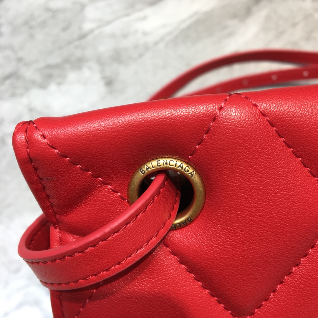 ba1en*iaga small buckle shoulder bag d1am0nd pattern leather G01den metal red 25 x 9 x 20 cm