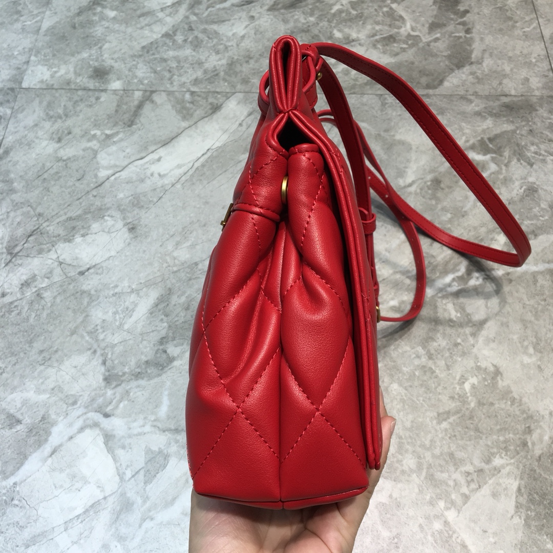 ba1en*iaga small buckle shoulder bag d1am0nd pattern leather G01den metal red 25 x 9 x 20 cm