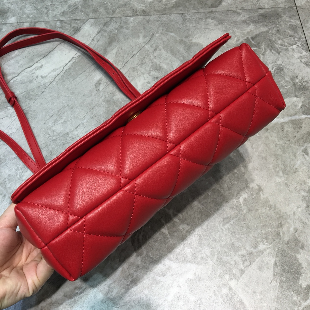 ba1en*iaga small buckle shoulder bag d1am0nd pattern leather G01den metal red 25 x 9 x 20 cm