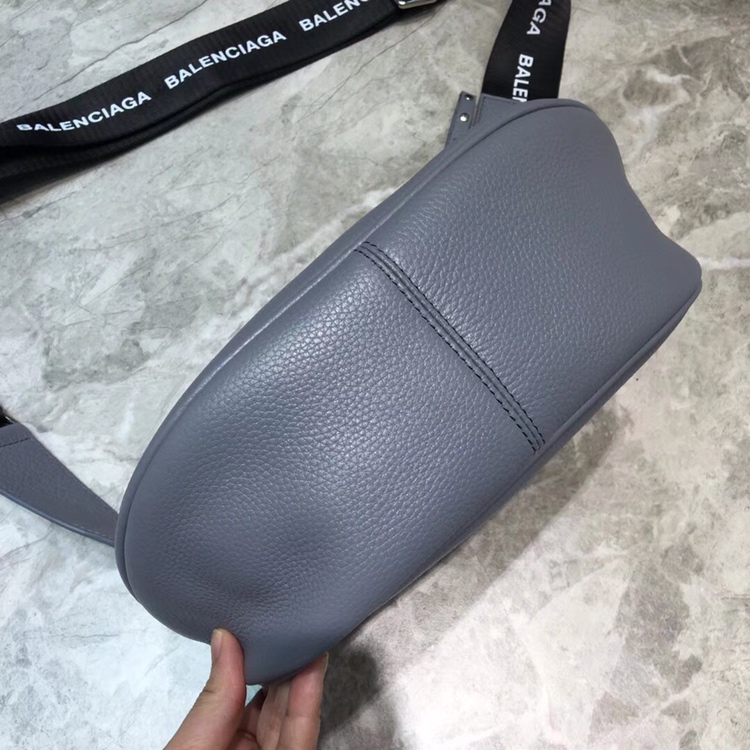 Ba1en*iaga crossbody bag dark grey 24 x 9 x 19 cm