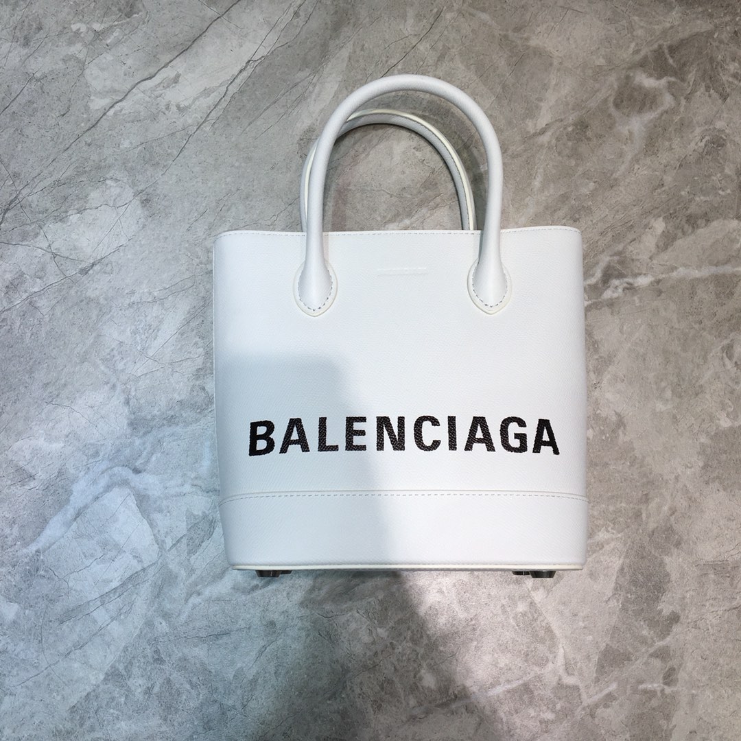 Ba1en*iaga women