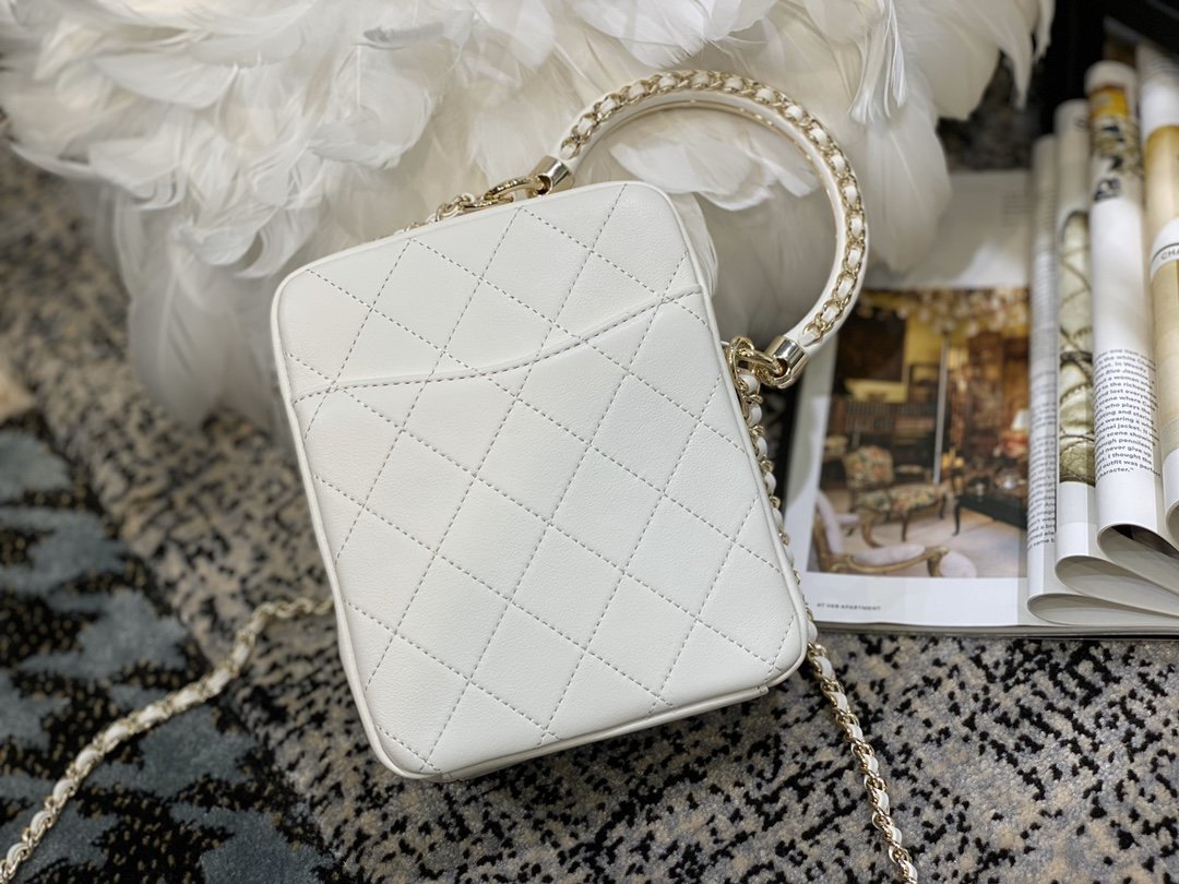 Ch**el vertical camera bag white as1753 17.5 x 14 x 7 cm