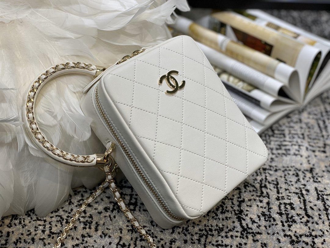 Ch**el vertical camera bag white as1753 17.5 x 14 x 7 cm