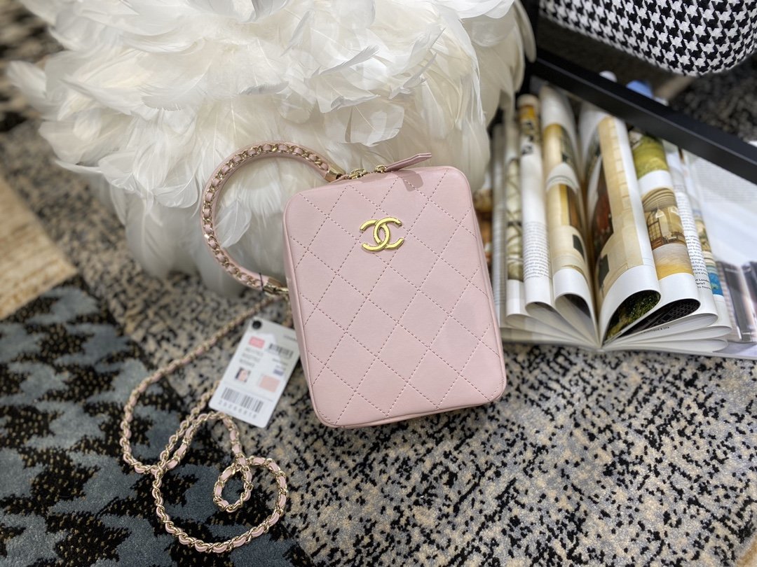 Ch**el vertical camera bag pink as1753 17.5 x 14 x 7 cm