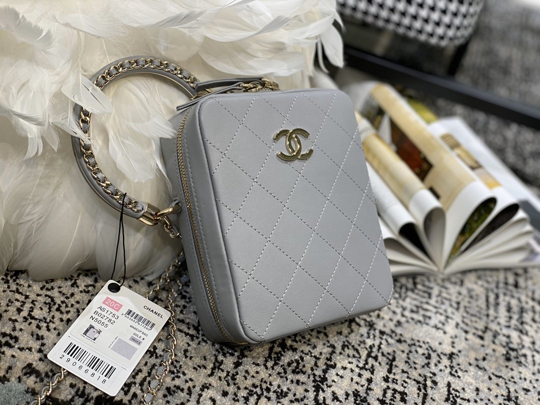 Ch**el vertical camera bag grey as1753 17.5 x 14 x 7 cm