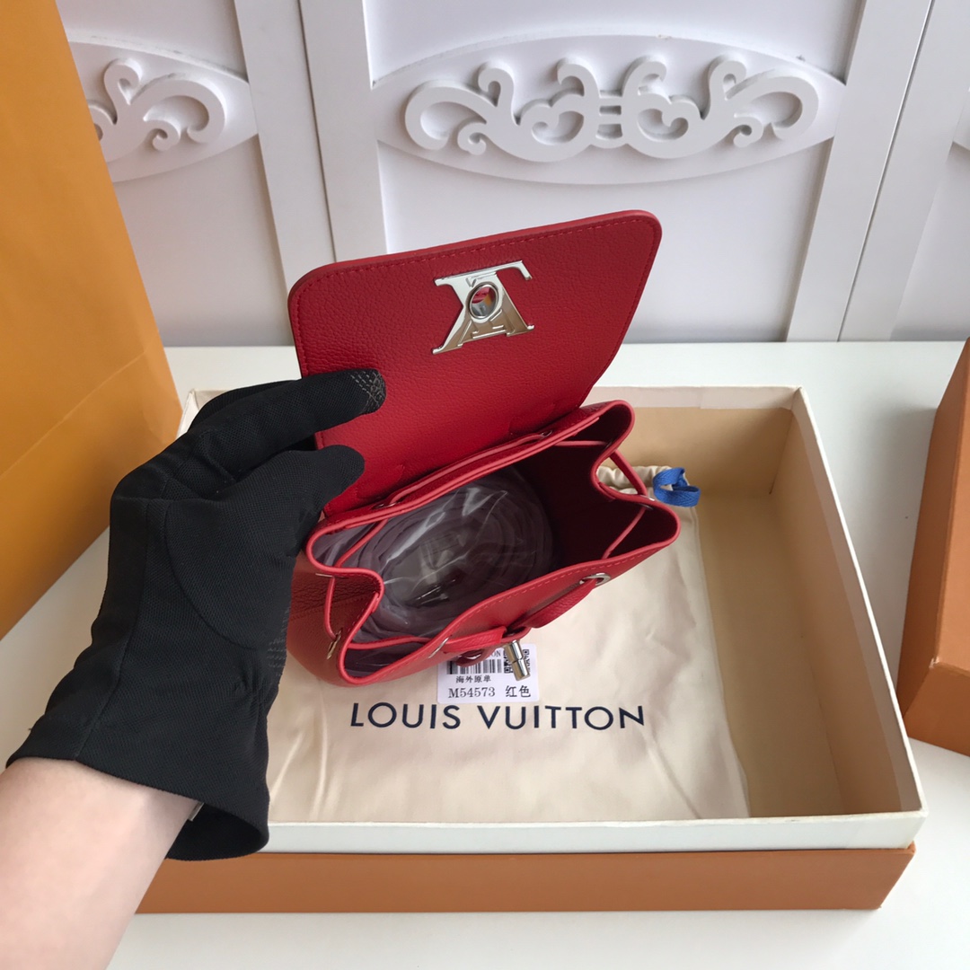 l0vis Vvtt0n mini lockme backpack calfskin leather red m54573 16 x 19.4 x 10 cm