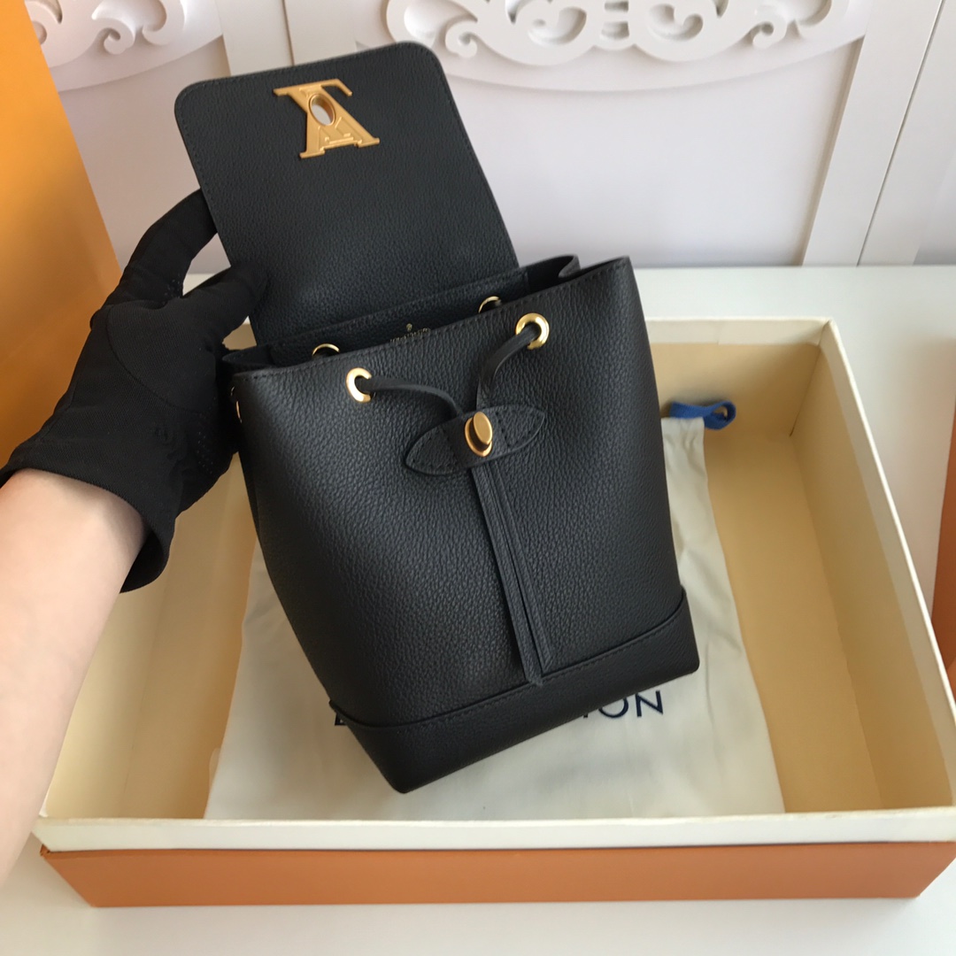 l0vis vvtt0n mini lockme backpack calfskin leather G01den metal black m54573 16 x 19.4 x 10 cm